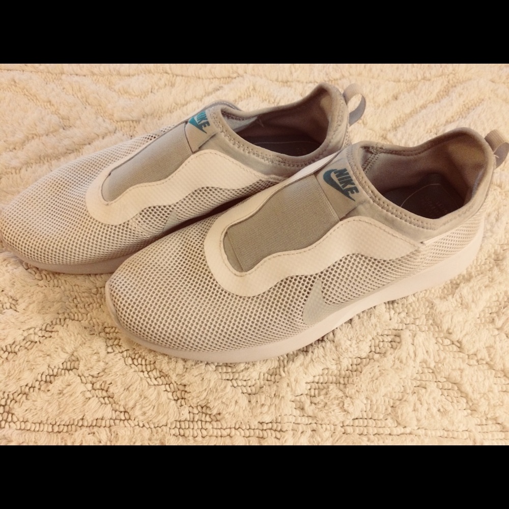 💜 White Nike With No Laces